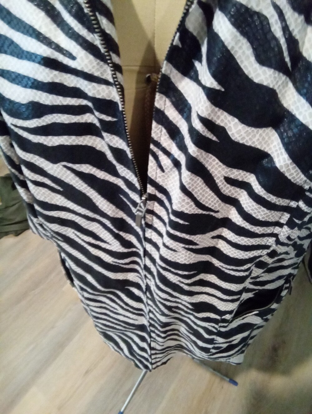 Kim Roger's Plus Size 2X Zebra Print Blazer - Picture 7 of 9